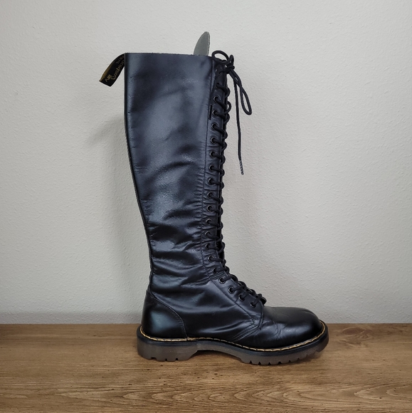 Vintage 80s Dr. Martens 20 Eye RARE New Insoles & Laces Black Leather Sz 7 - Picture 9 of 17